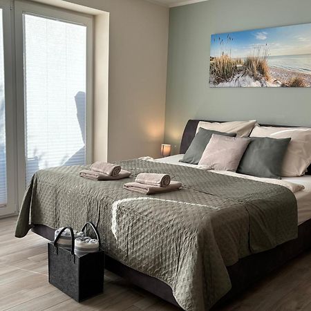 Kleine Auszeit -- Inklusive Parkplatz & Wifi, Geschirrspueler, Waschmaschine & Terrasse Mit Strandkorb -- Perfekt Fuer Urlaub & Business Scharbeutz Exterior foto